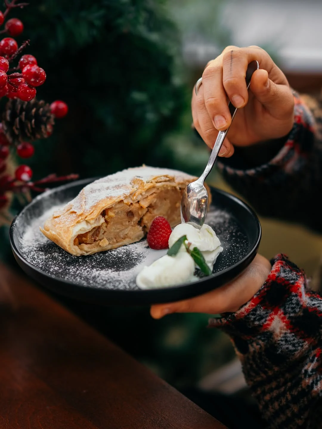 Bites și deserturi la Cofftails
